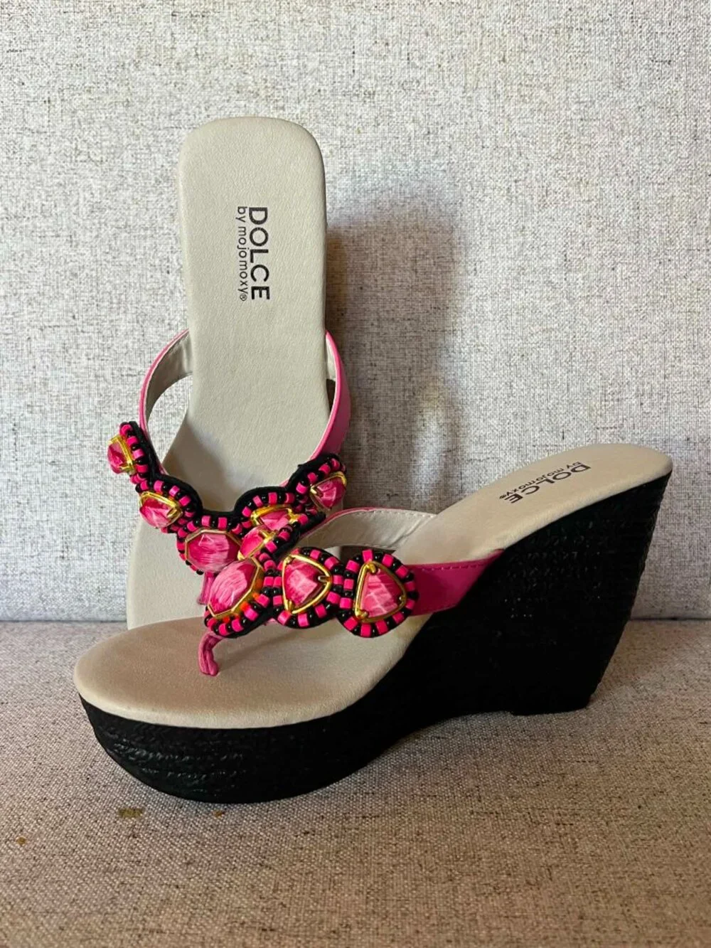 New Dolce by Mojo Moxy Pink Jewel Embellished Wedge Sandals Size 8